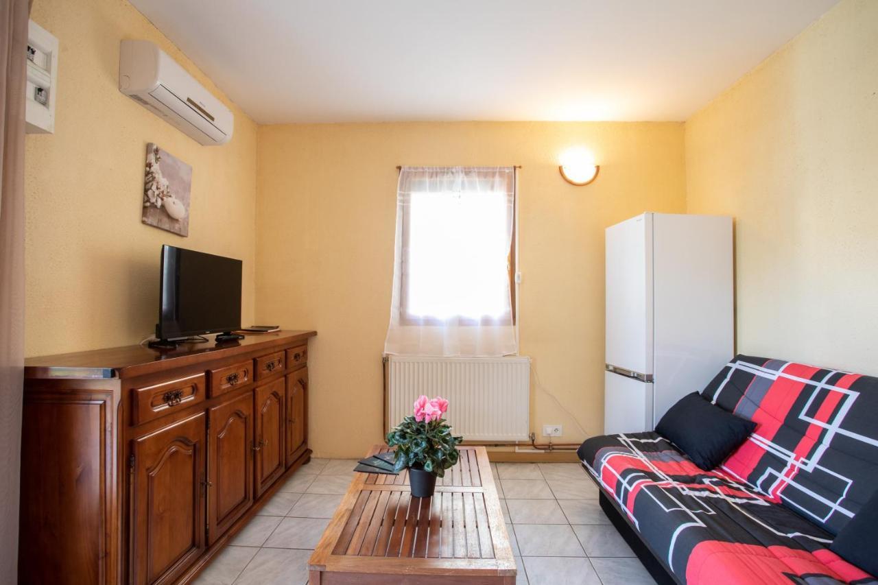 Le Mont Guillaume - 1 Chambre Terrasse Et Jardin Apartment Saint-André-dʼEmbrun Екстериор снимка